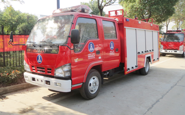 五十鈴2噸水罐消防車