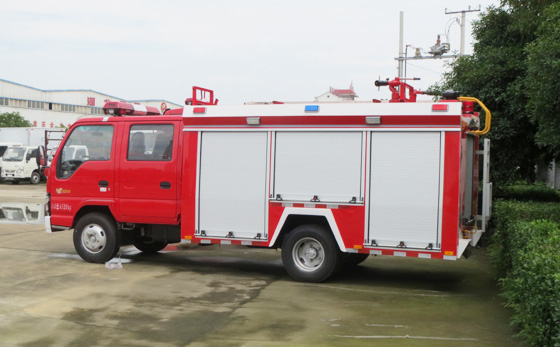 五十鈴2噸水罐消防車