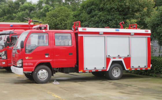 五十鈴2噸水罐消防車