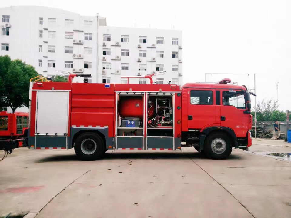 干粉消防車加氮氣需要那些手續(xù)及應(yīng)該注意的問題有那些？